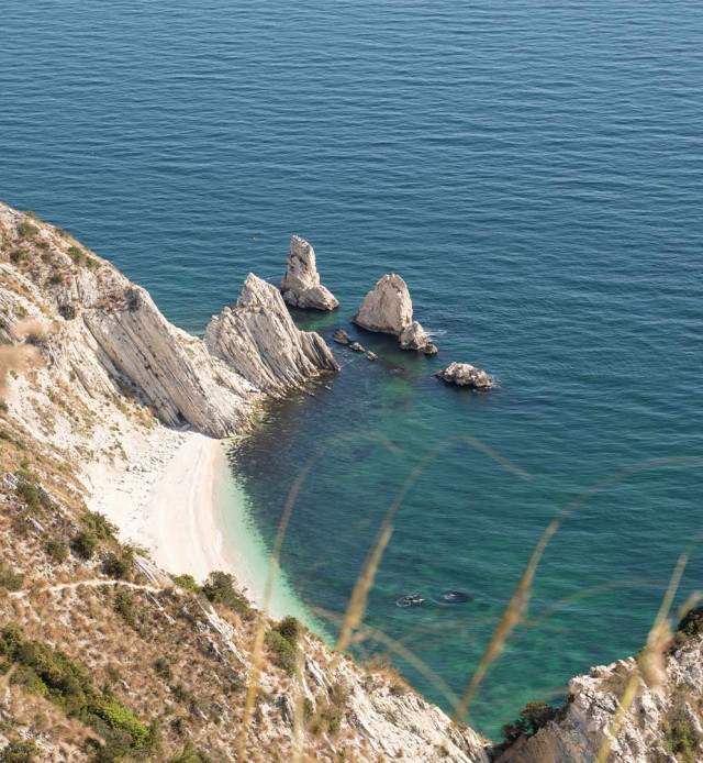 panoramica della spiaggia a sirolo